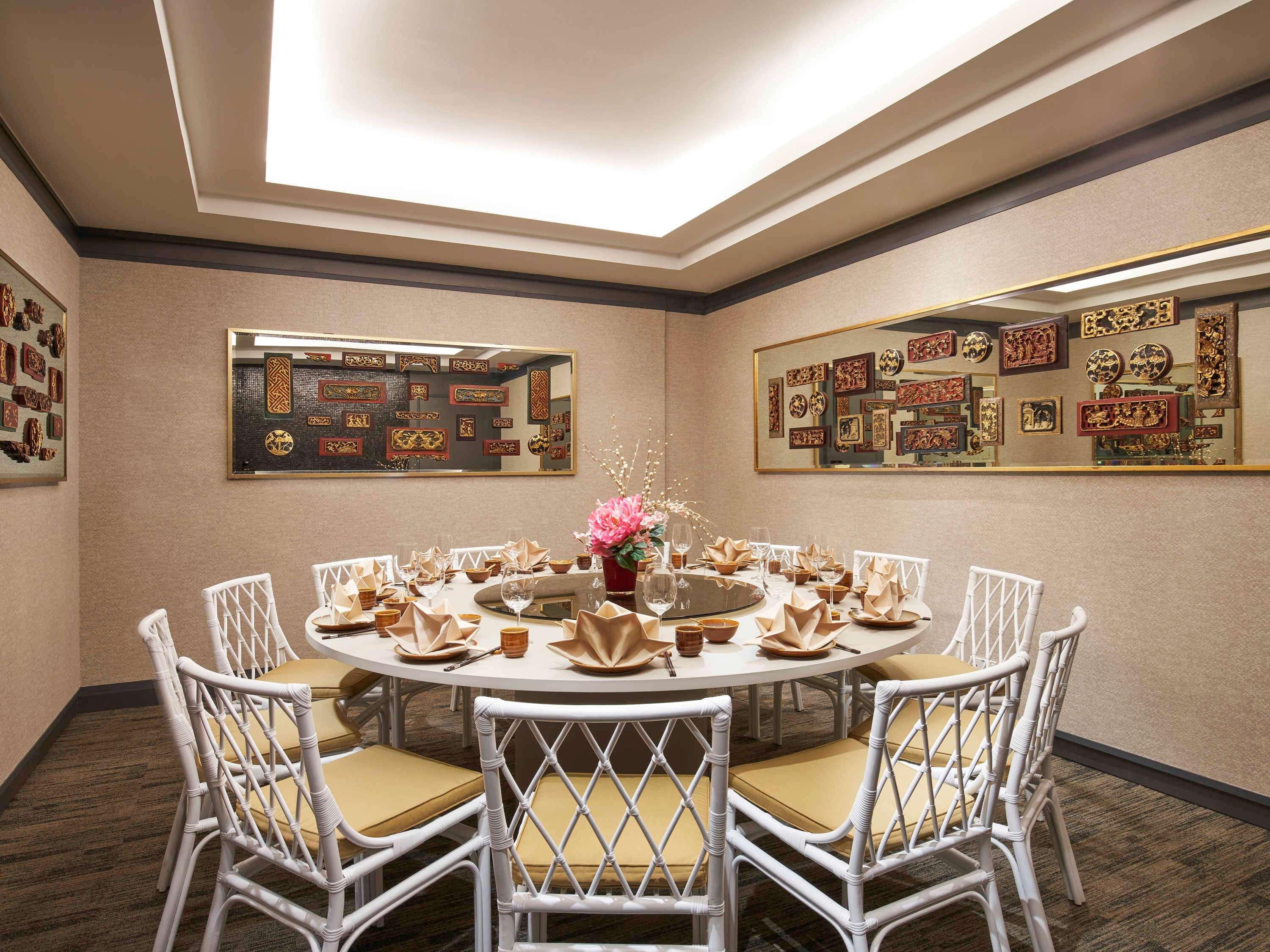 Grand Mercure Roxy 4*