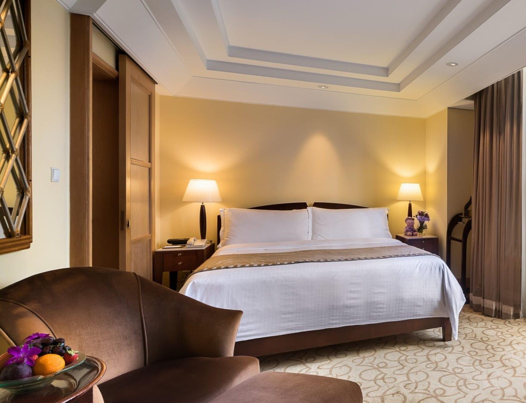 The Fullerton Hotel