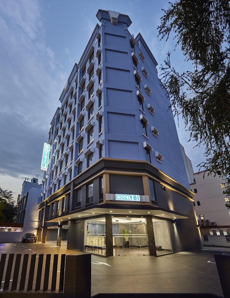 81 Orchid Hotel 2*