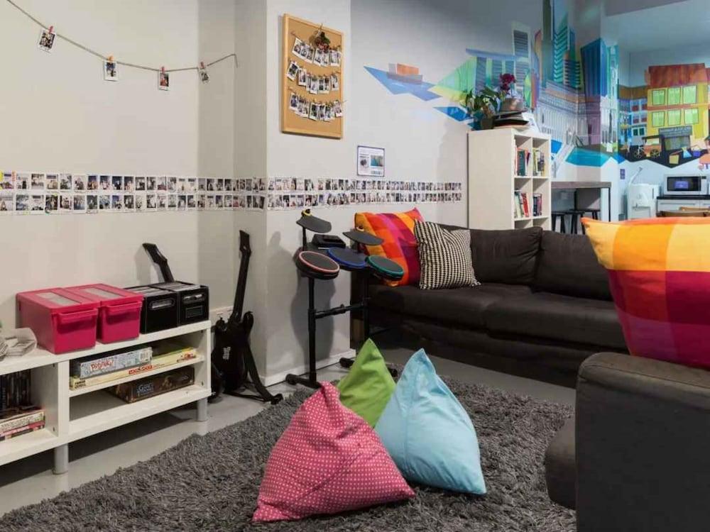 Checkers Backpackers * Singapore