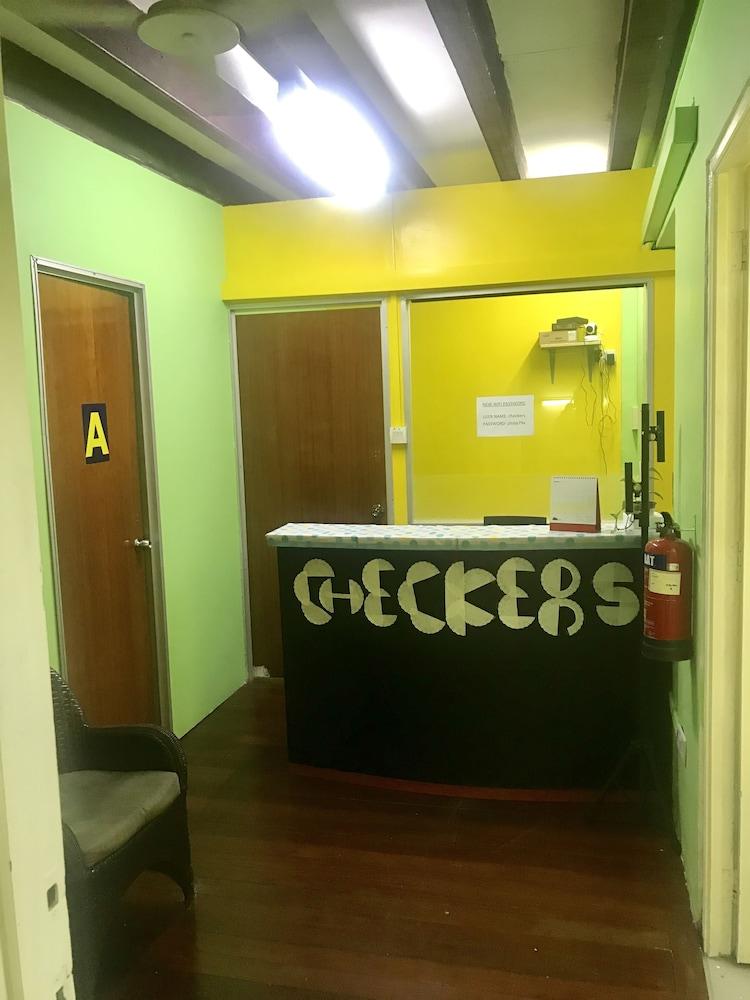Hostel Checkers Backpackers *