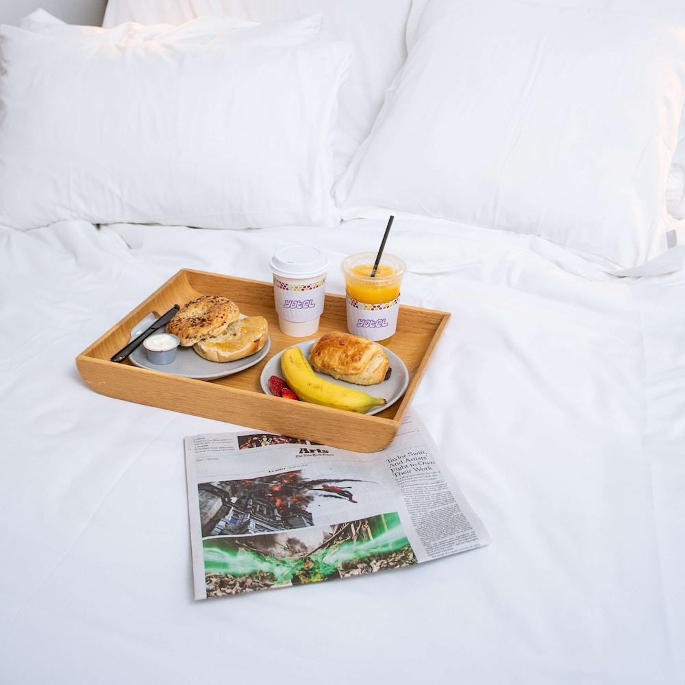 Yotelair Changi Airport Landside Hotel