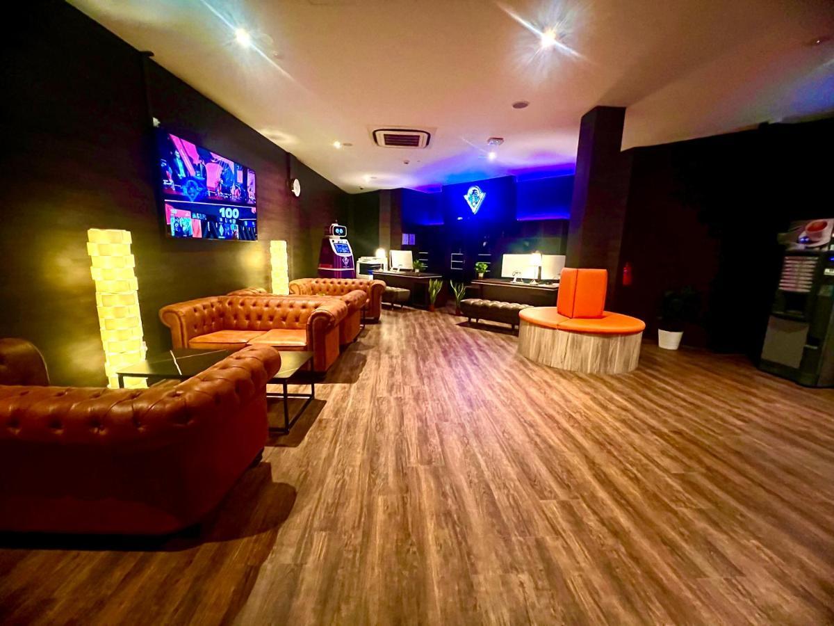 Arena Esports @ Bugis Village Hotel 3*