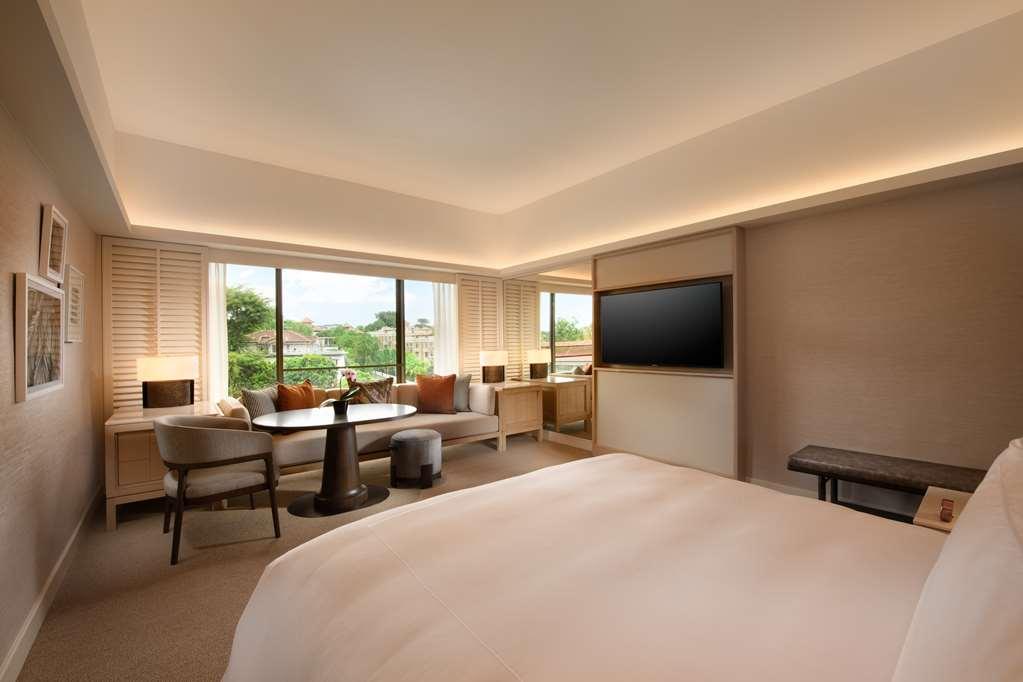 Conrad Orchard Hotel 5*
