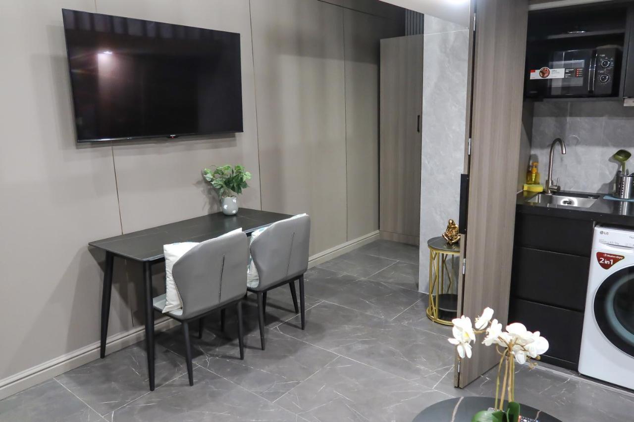 Rr & Apartment Singapore