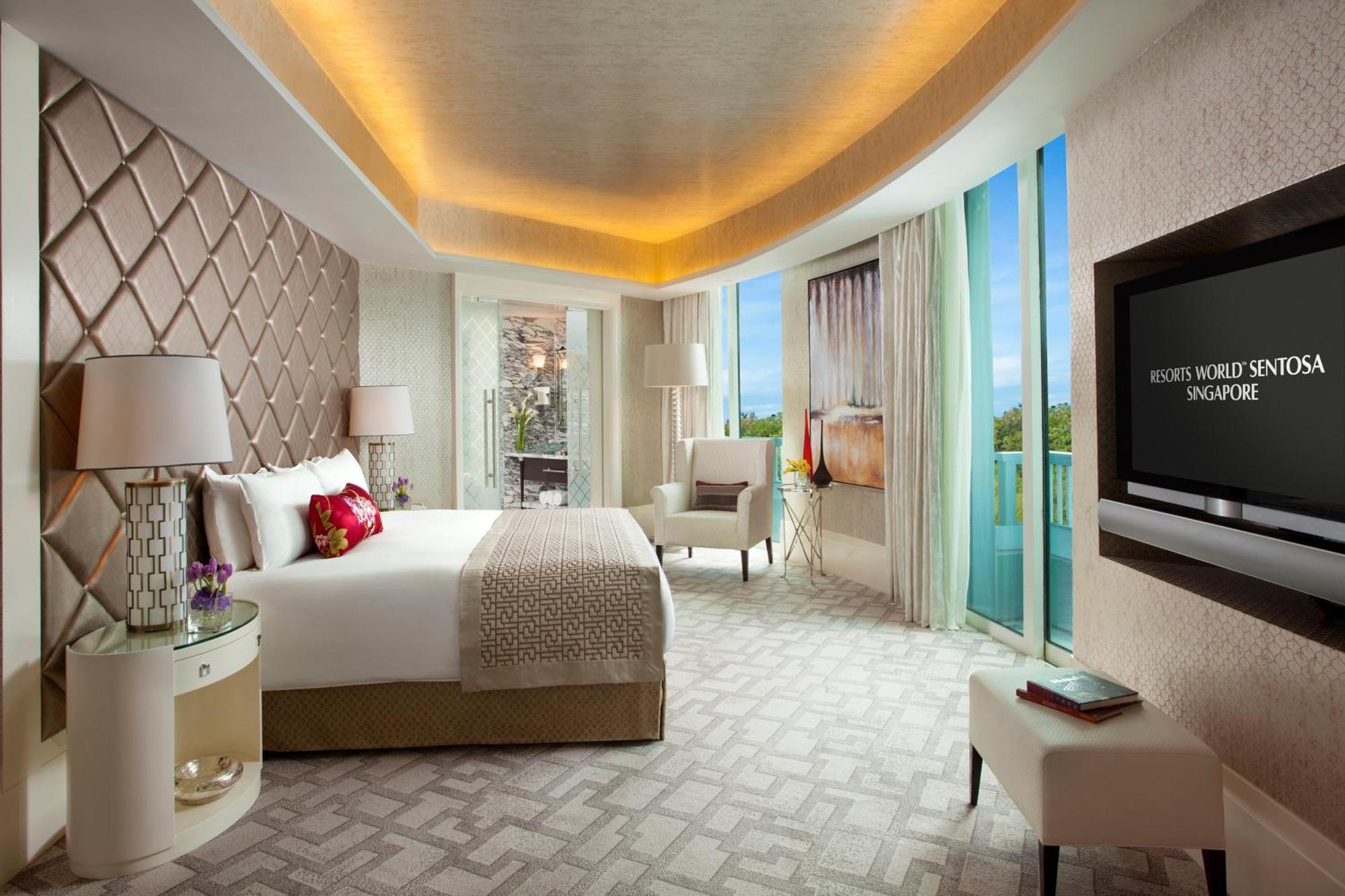 Resor World Sentosa - Michael Singapore
