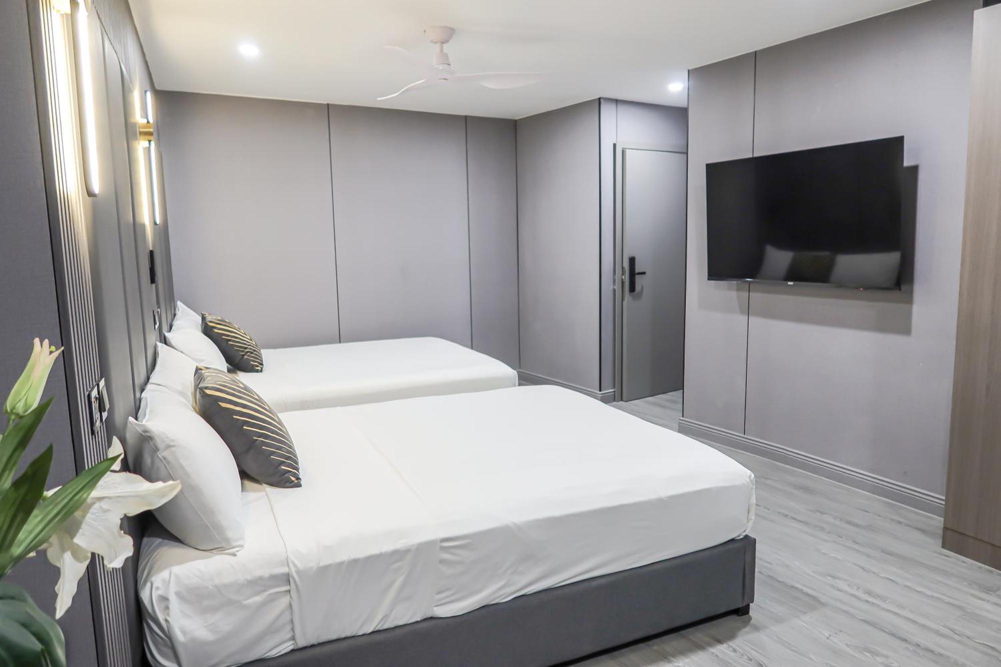 Apartment Rr &