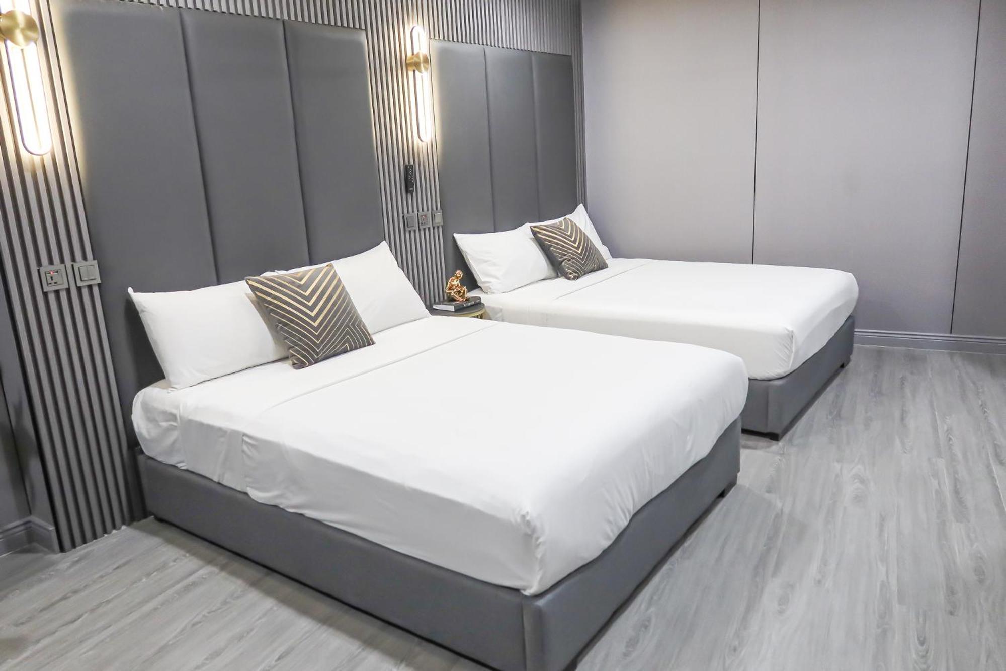 Rr & Apartment Singapore