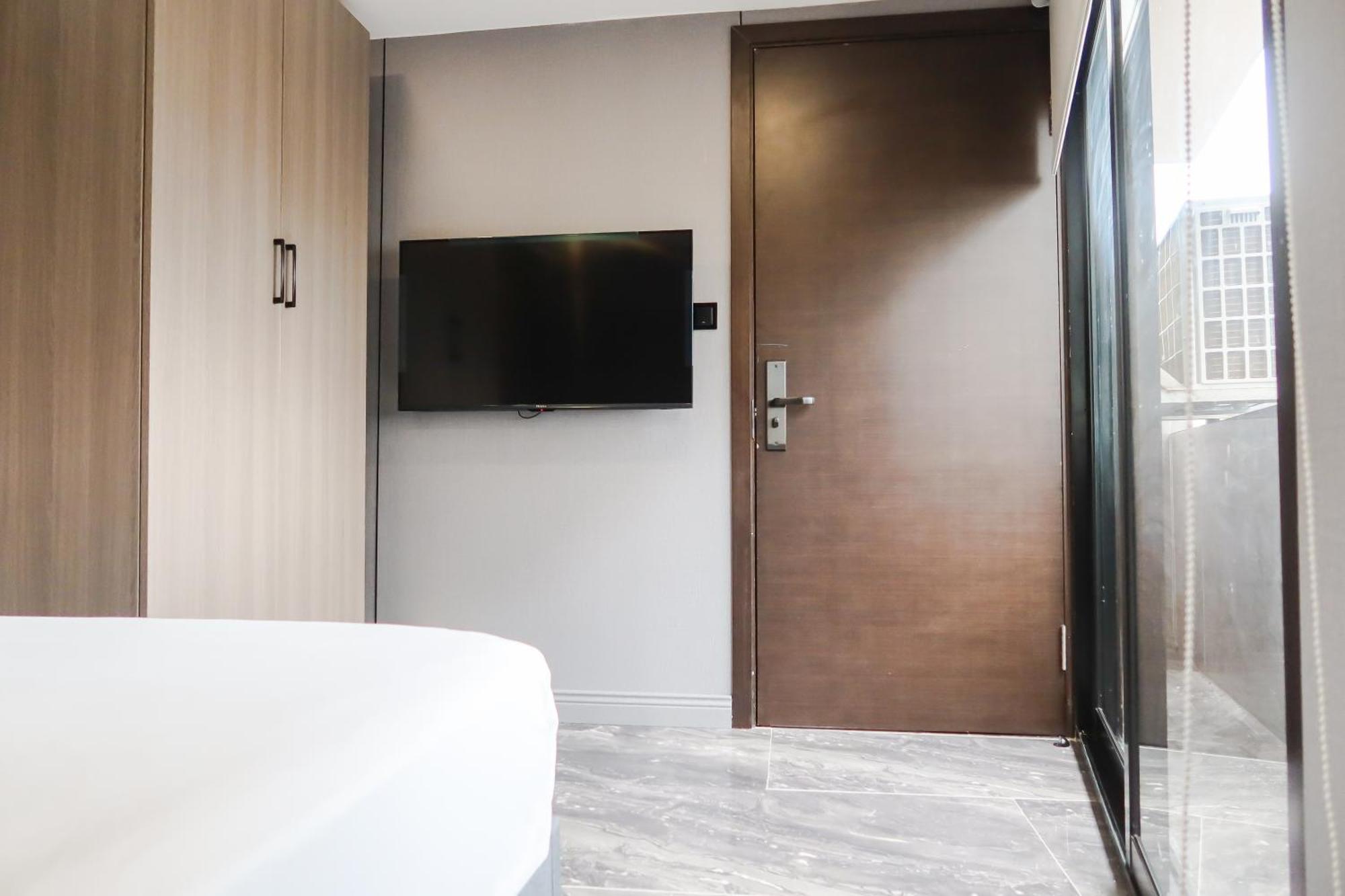 Rr & Apartment Singapore