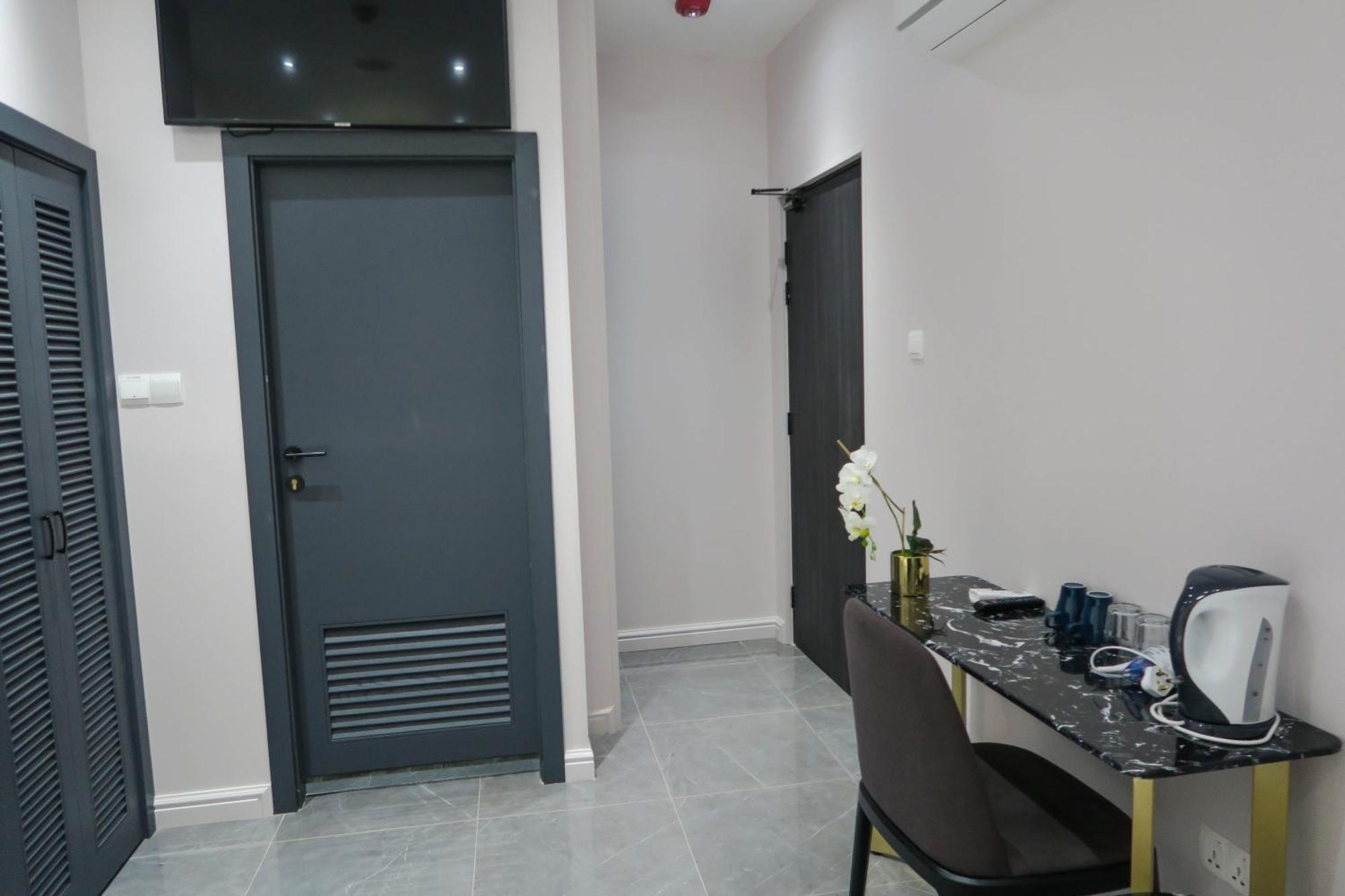 Deluxe & By Rr Apartment