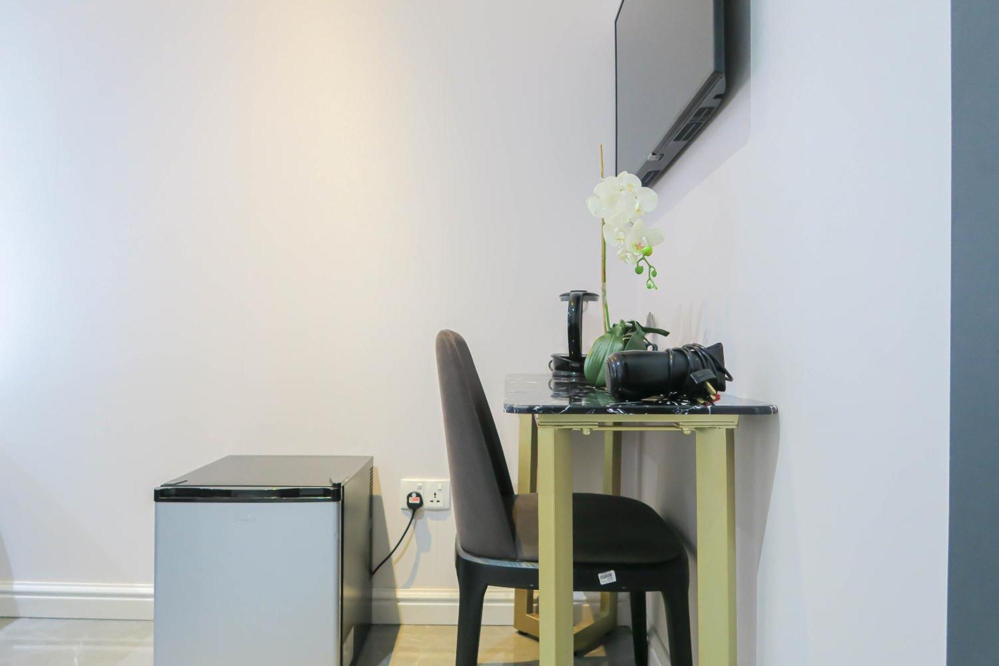 Apartment Deluxe & By Rr