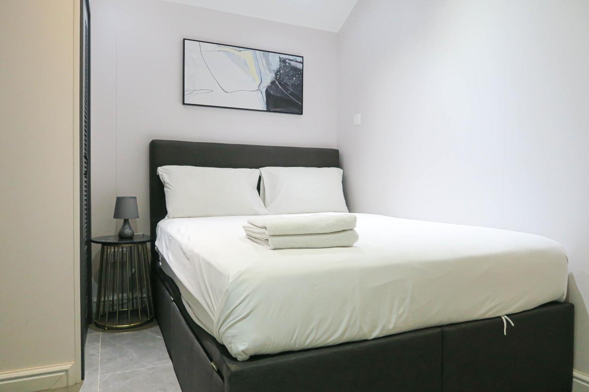 Deluxe & By Rr Apartment Singapore