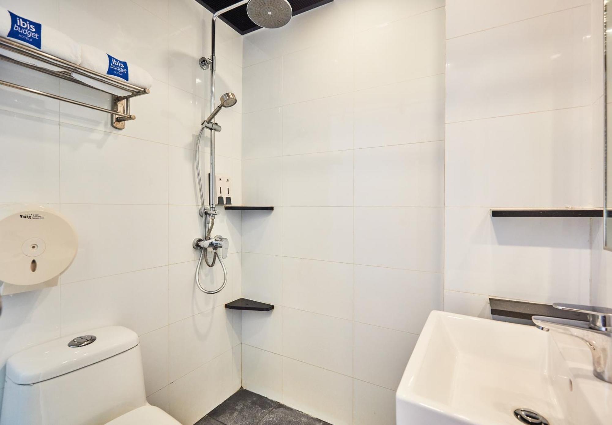 Ibis Budget Pearl Hotel Singapore