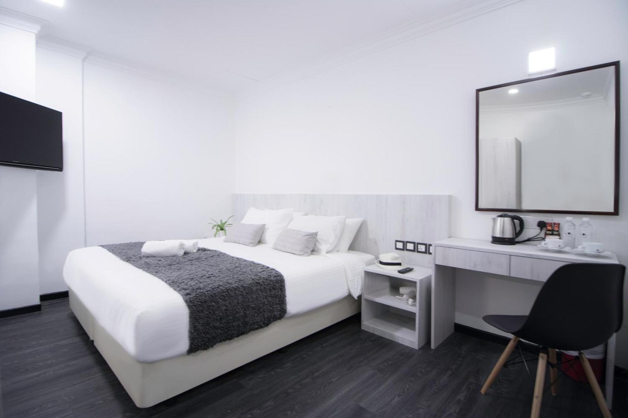Hotel Harbour - Hamilton 3*