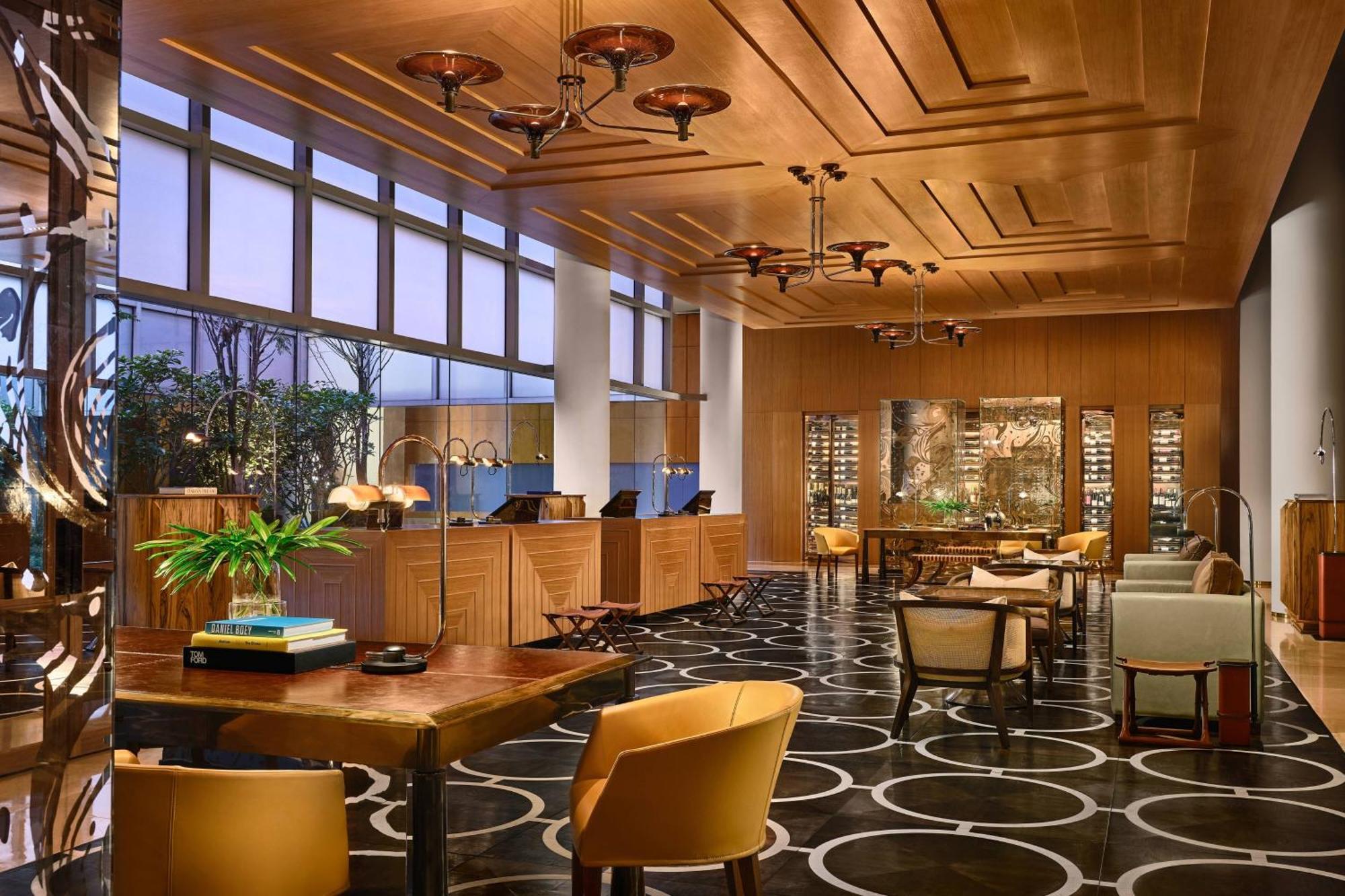 The Ritz-carlton, Millenia 5*
