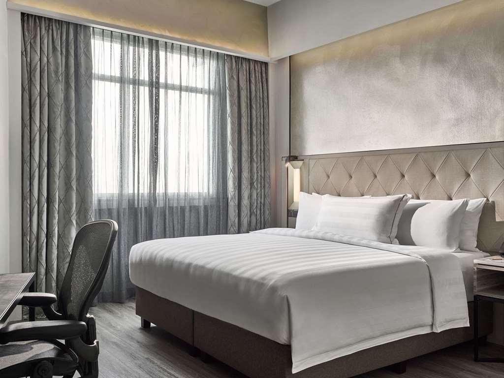 Novotel On Kitchener Hotel *