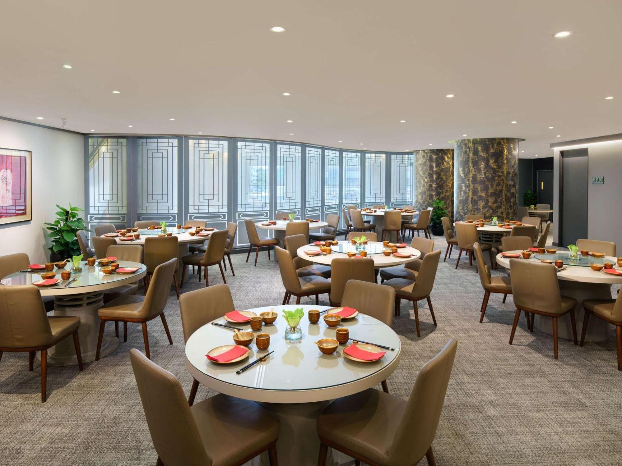 Grand Mercure Roxy Singapore