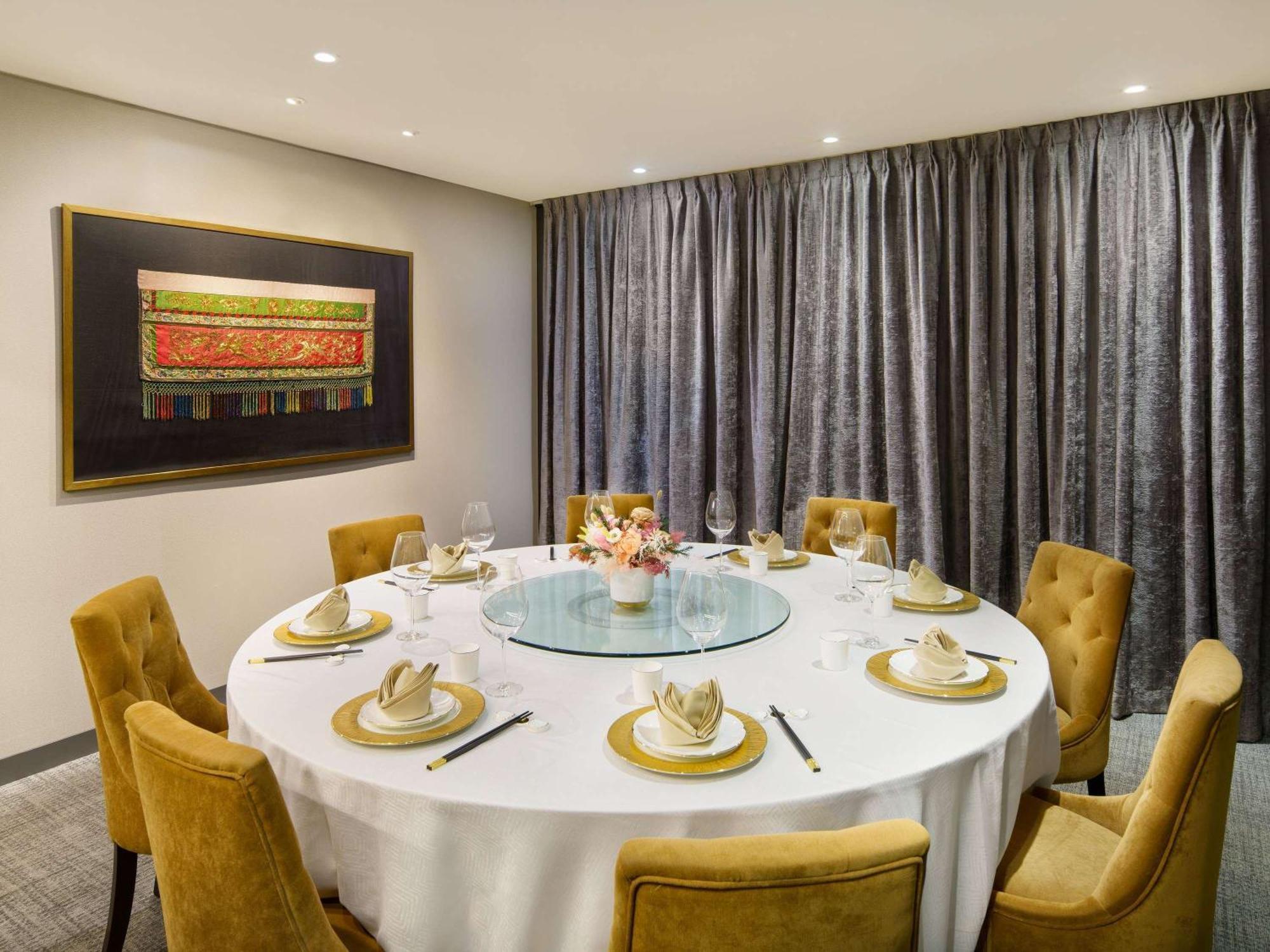 Grand Mercure Roxy Hotel