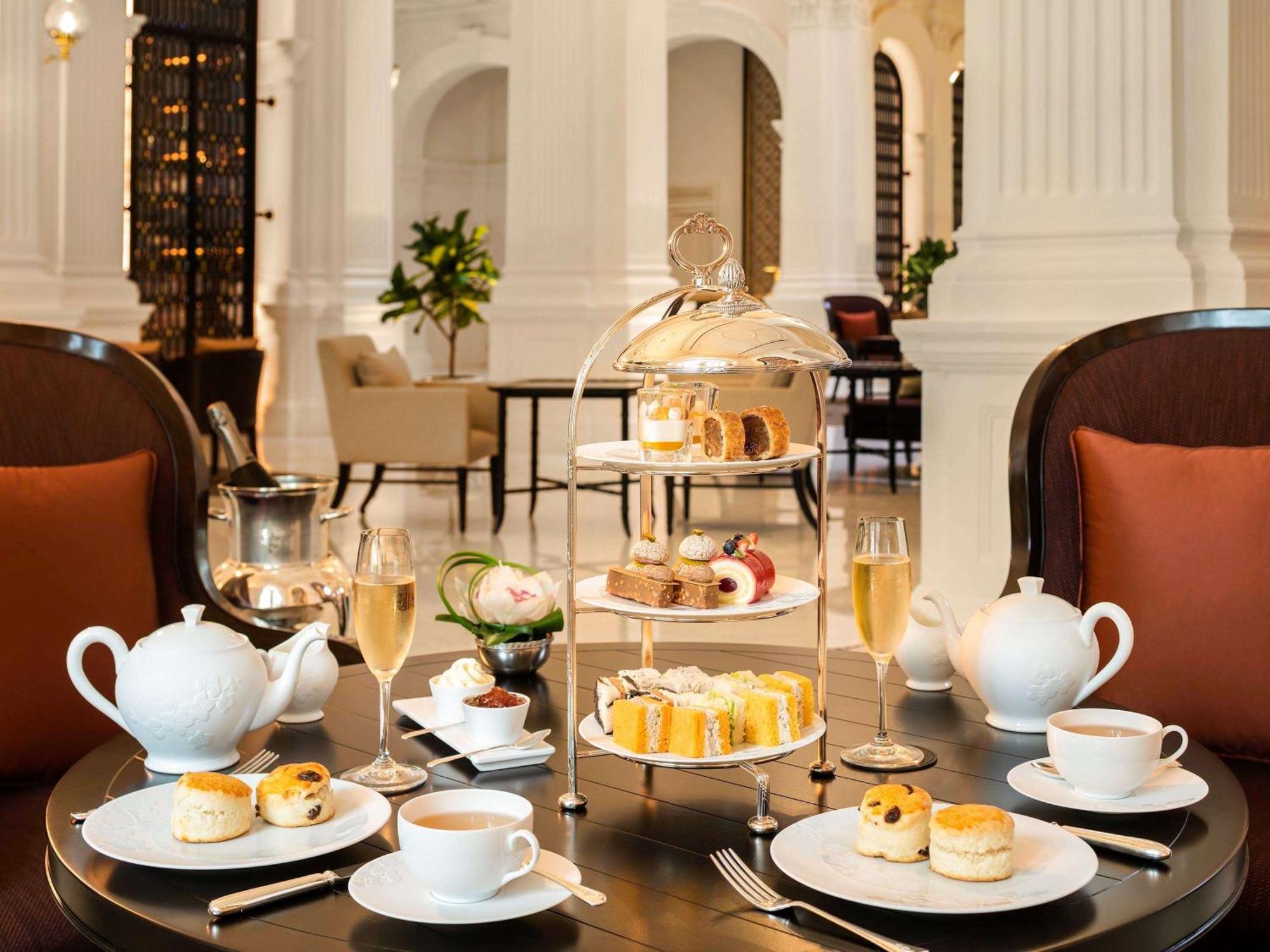 Raffles 5* Singapore