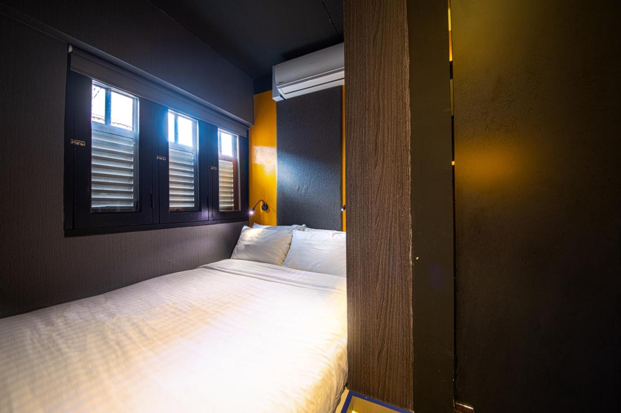 Cube Family Boutique Capsule At Chinatown Hotel kapsul
