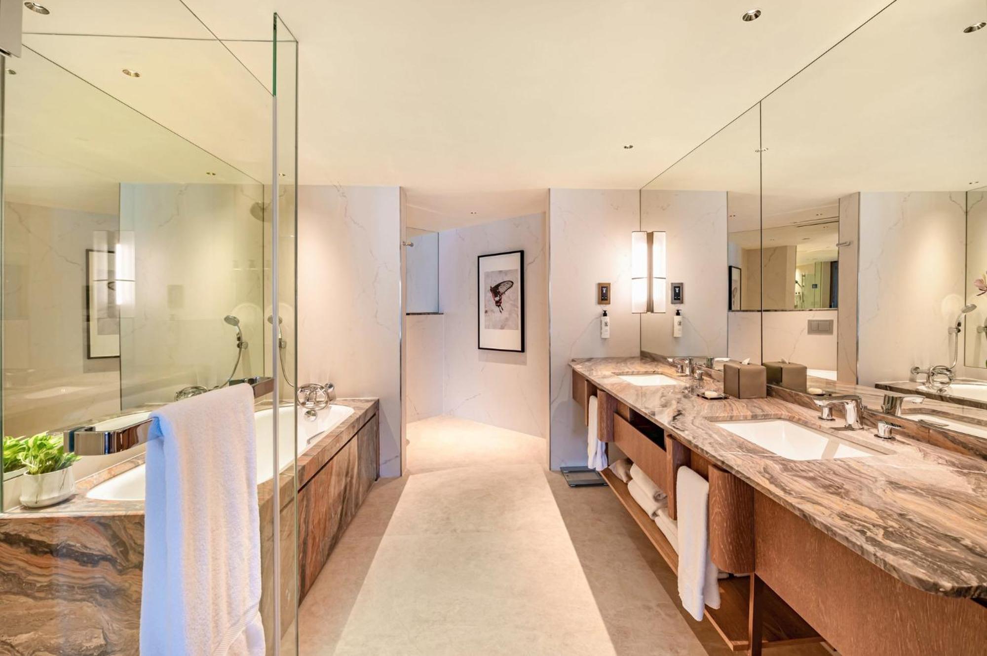 Mandarin Oriental,