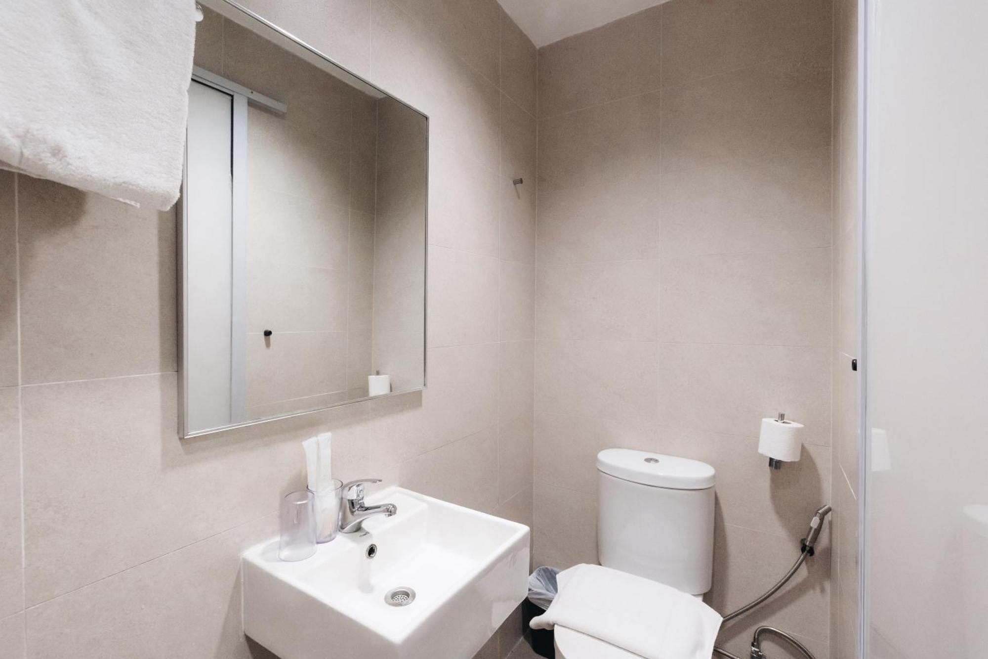 Hotel Harbour - Hamilton 3*