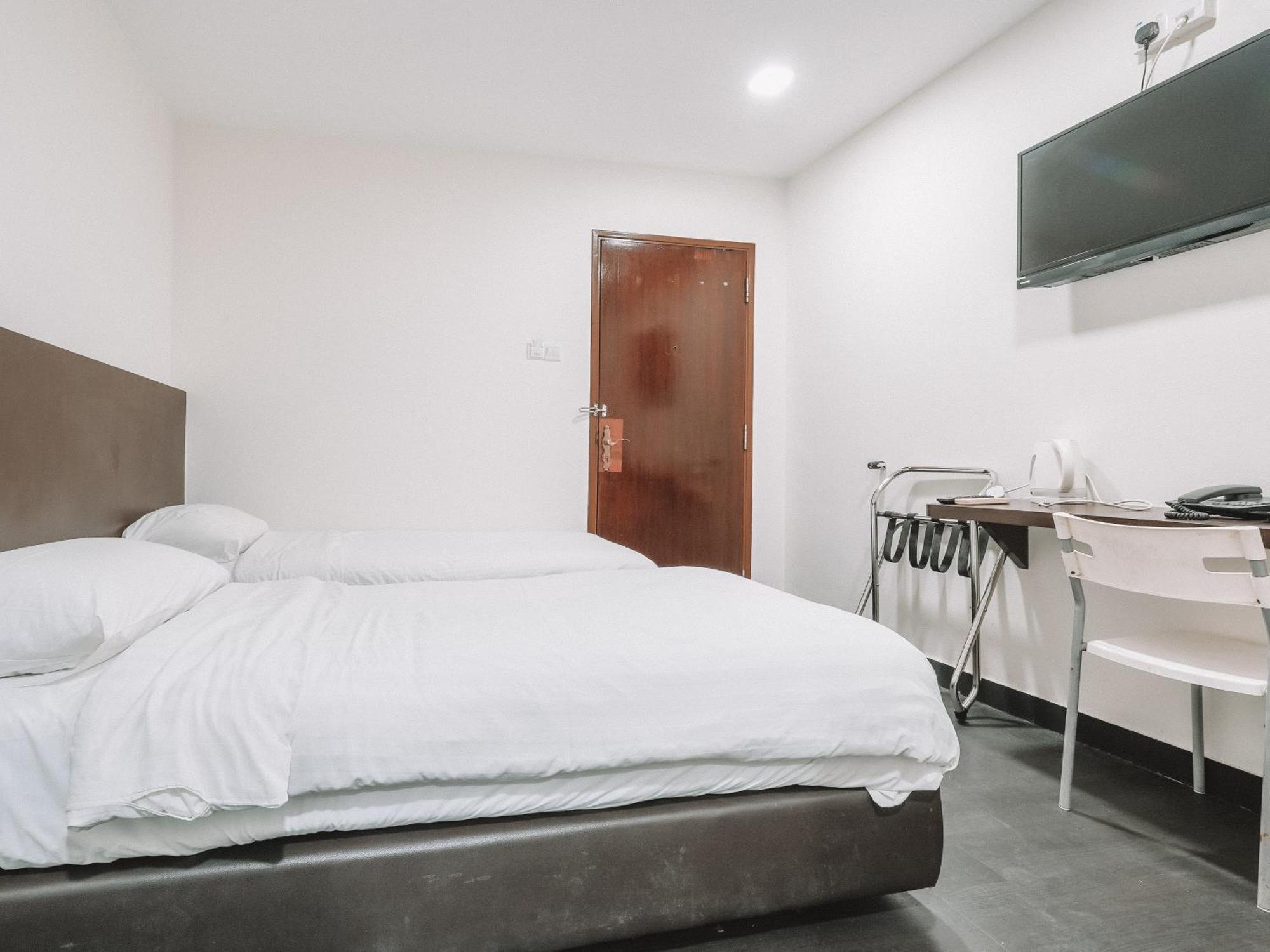 Hotel A Desker