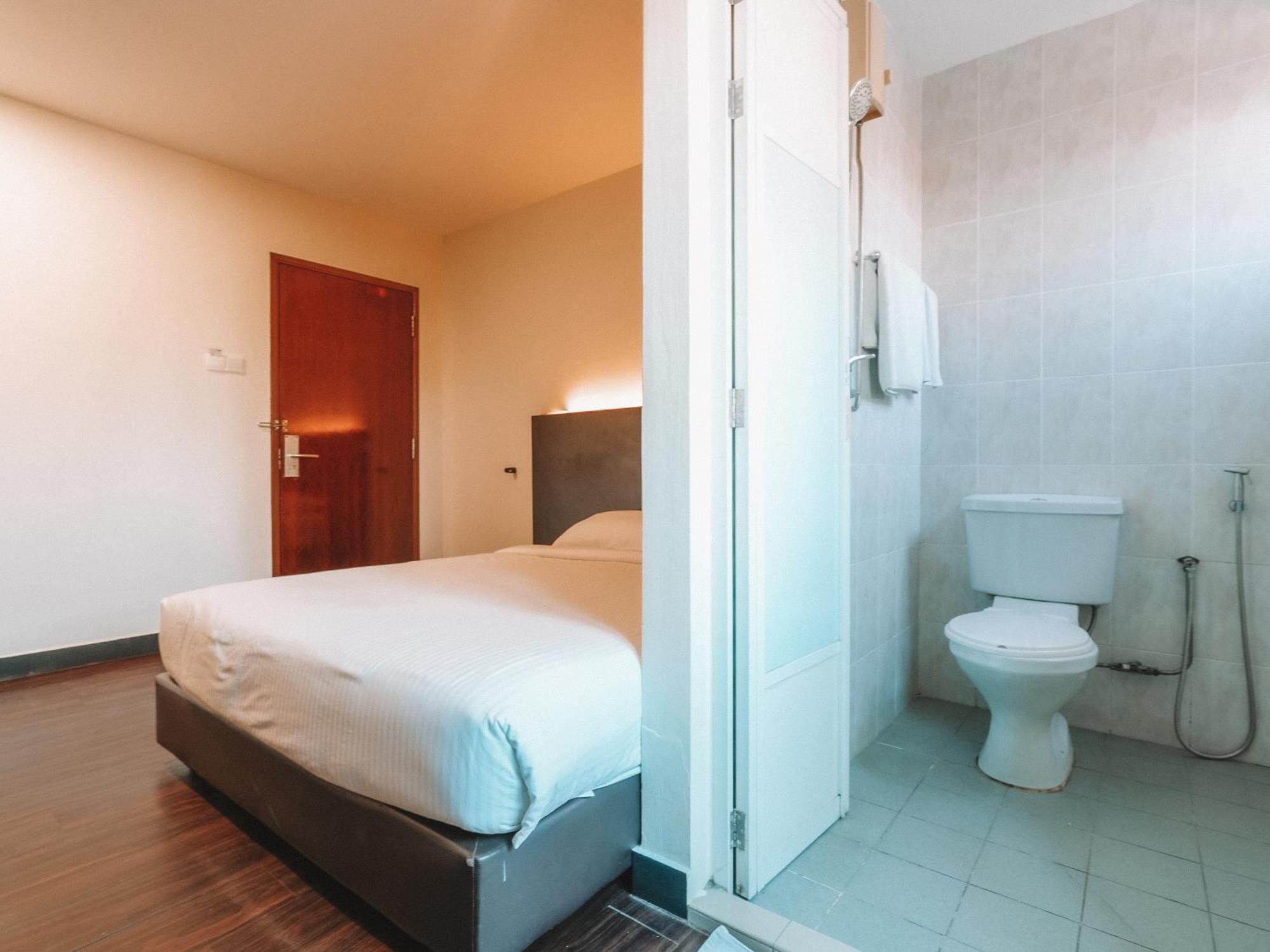Hotel A Desker Singapore