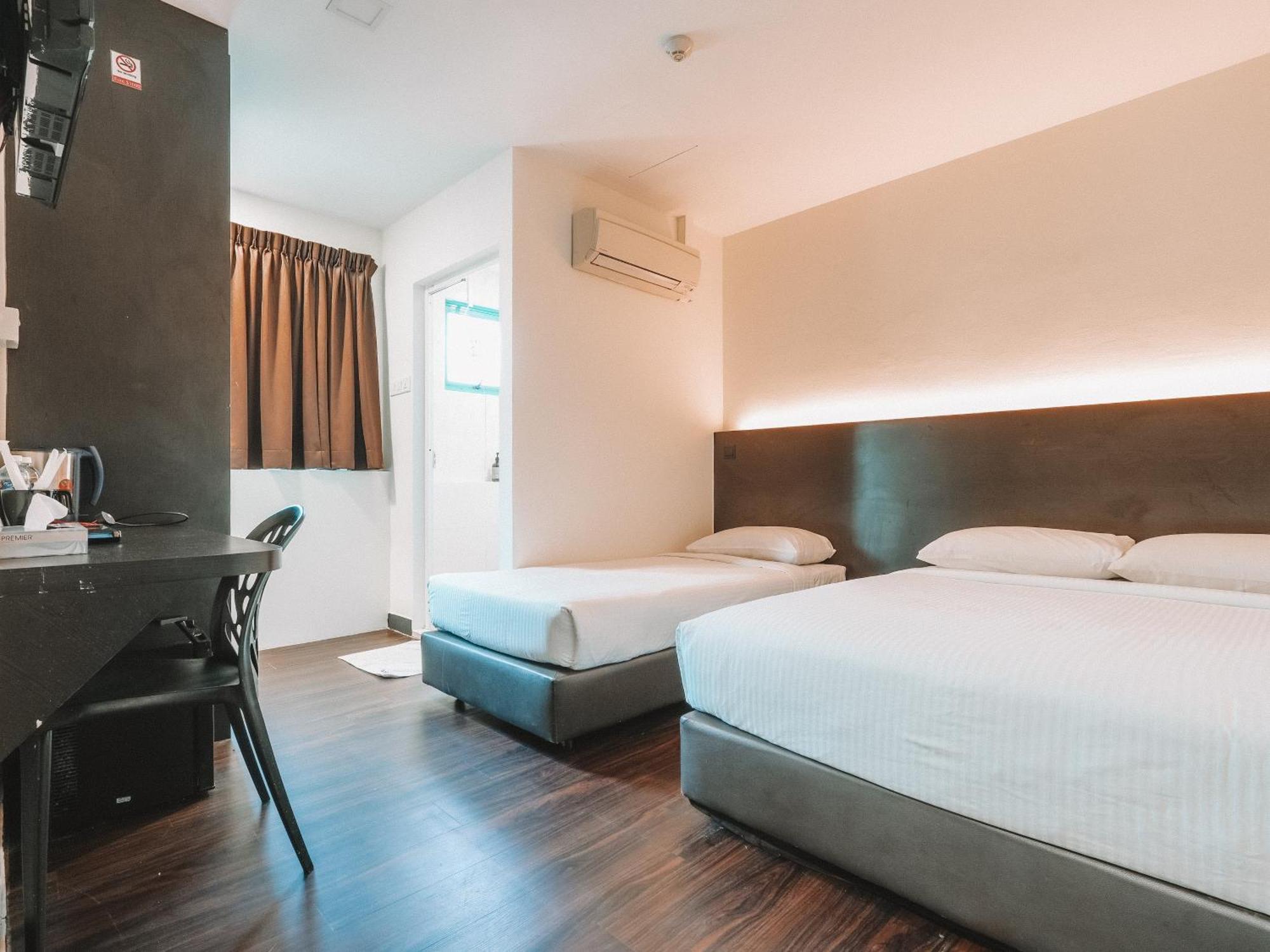 A Desker 3* Singapore
