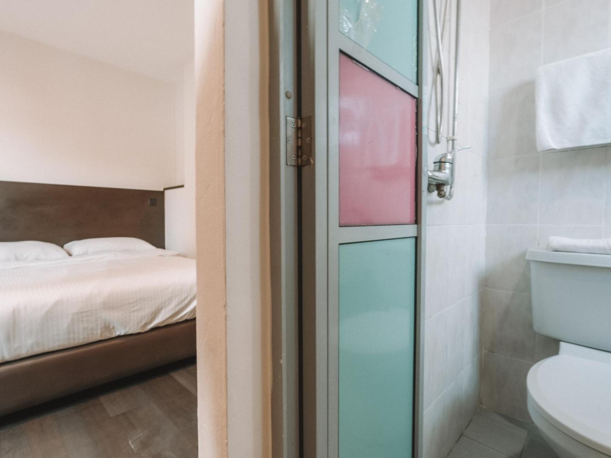 A Desker Hotel