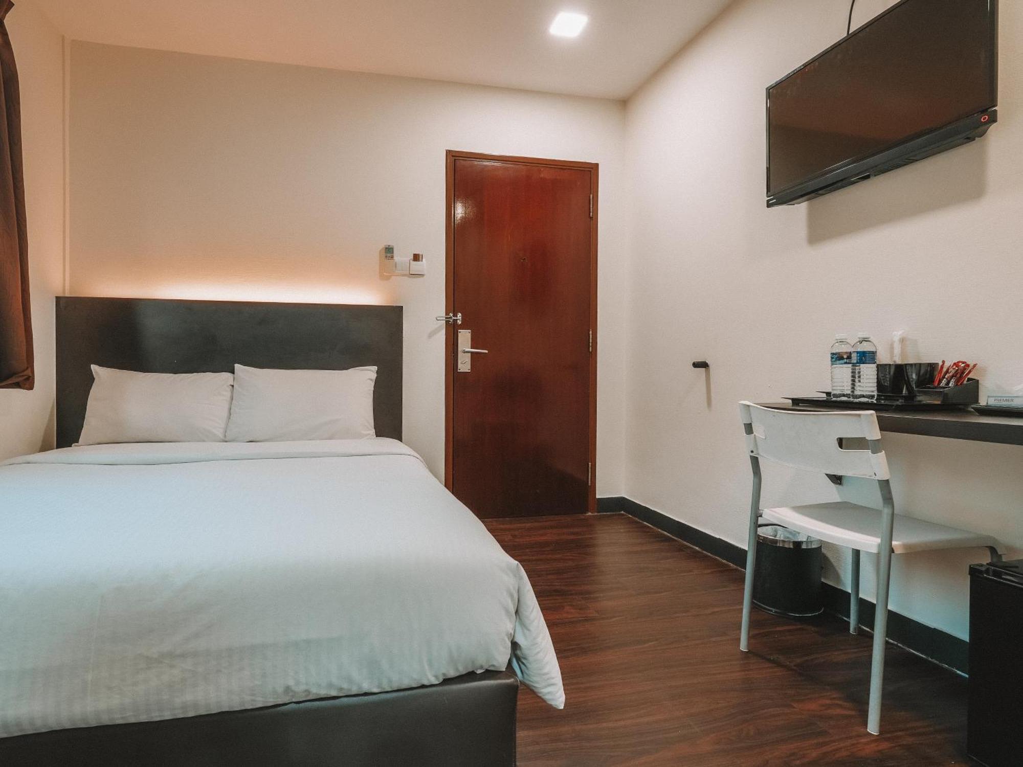 Hotel A Desker