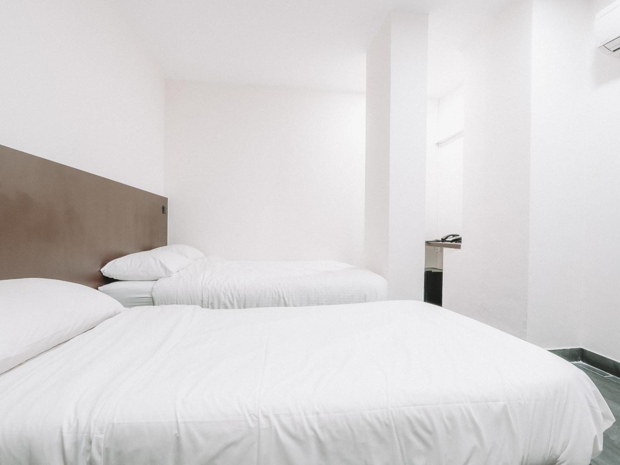 Hotel A Desker Singapore