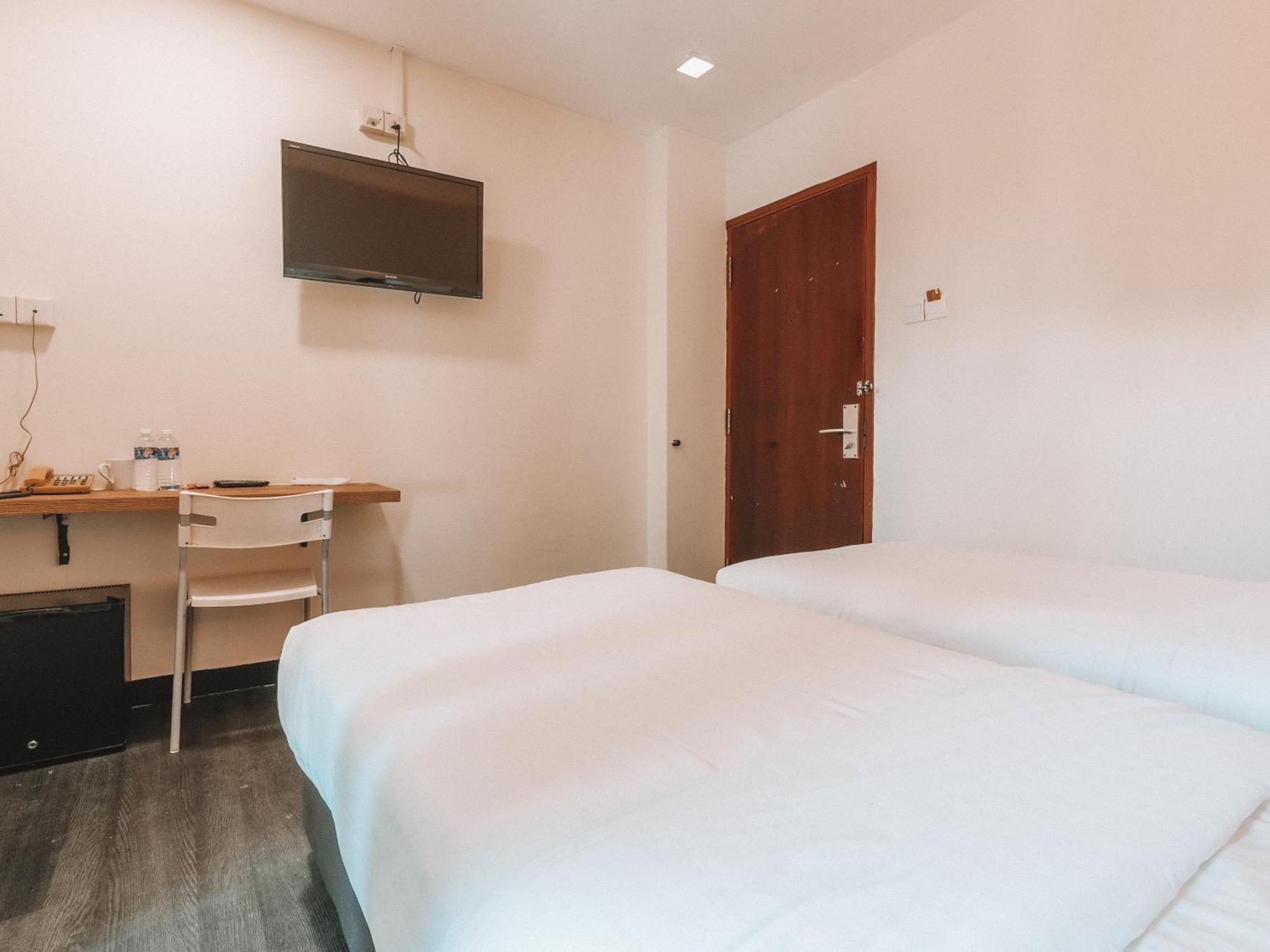 A Desker 3* Singapore