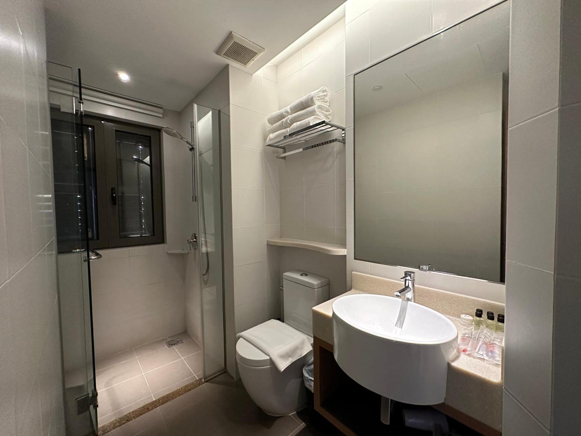 Dash Living Rochor 3* Singapura