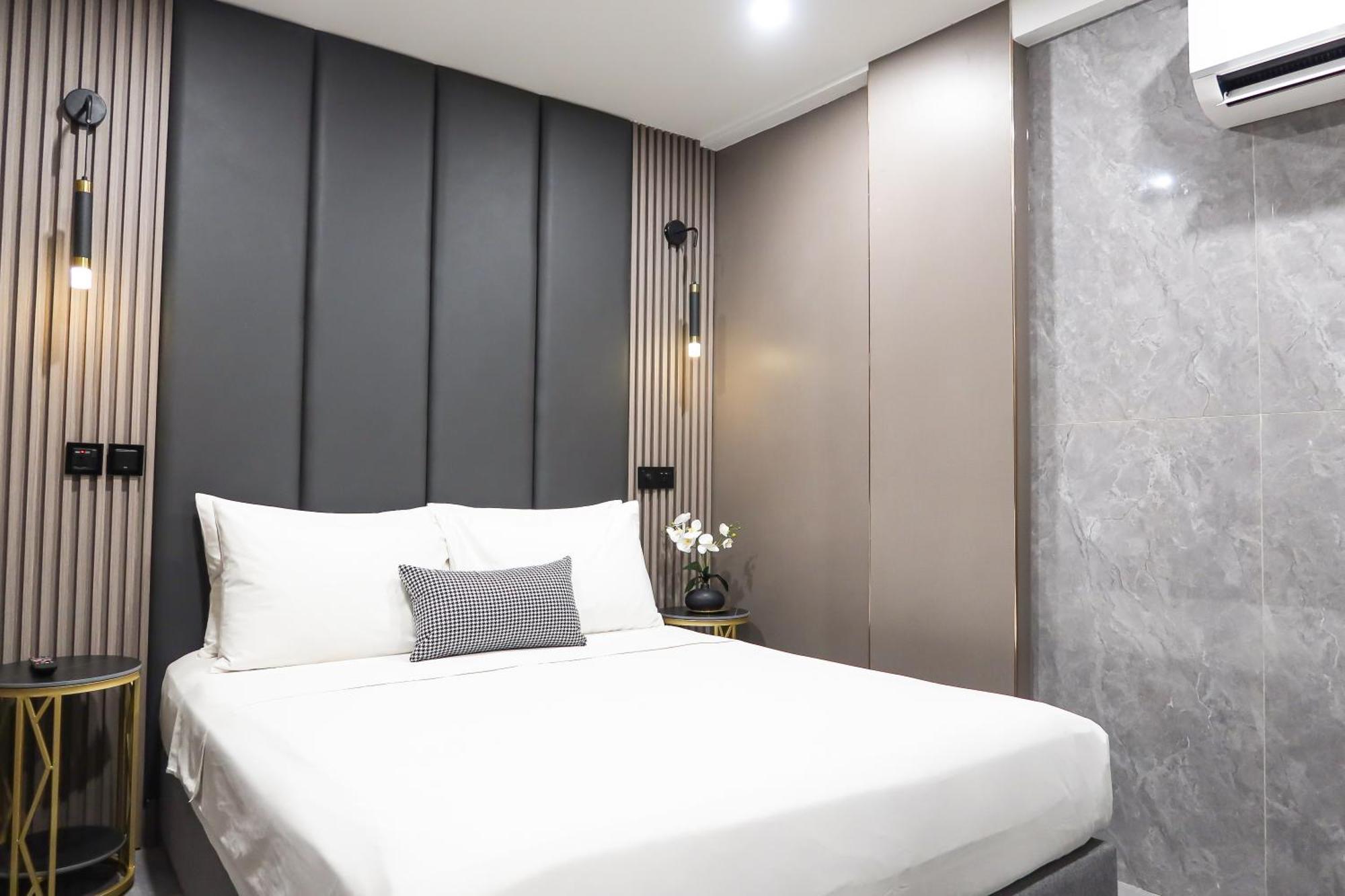 Apartment Rr &