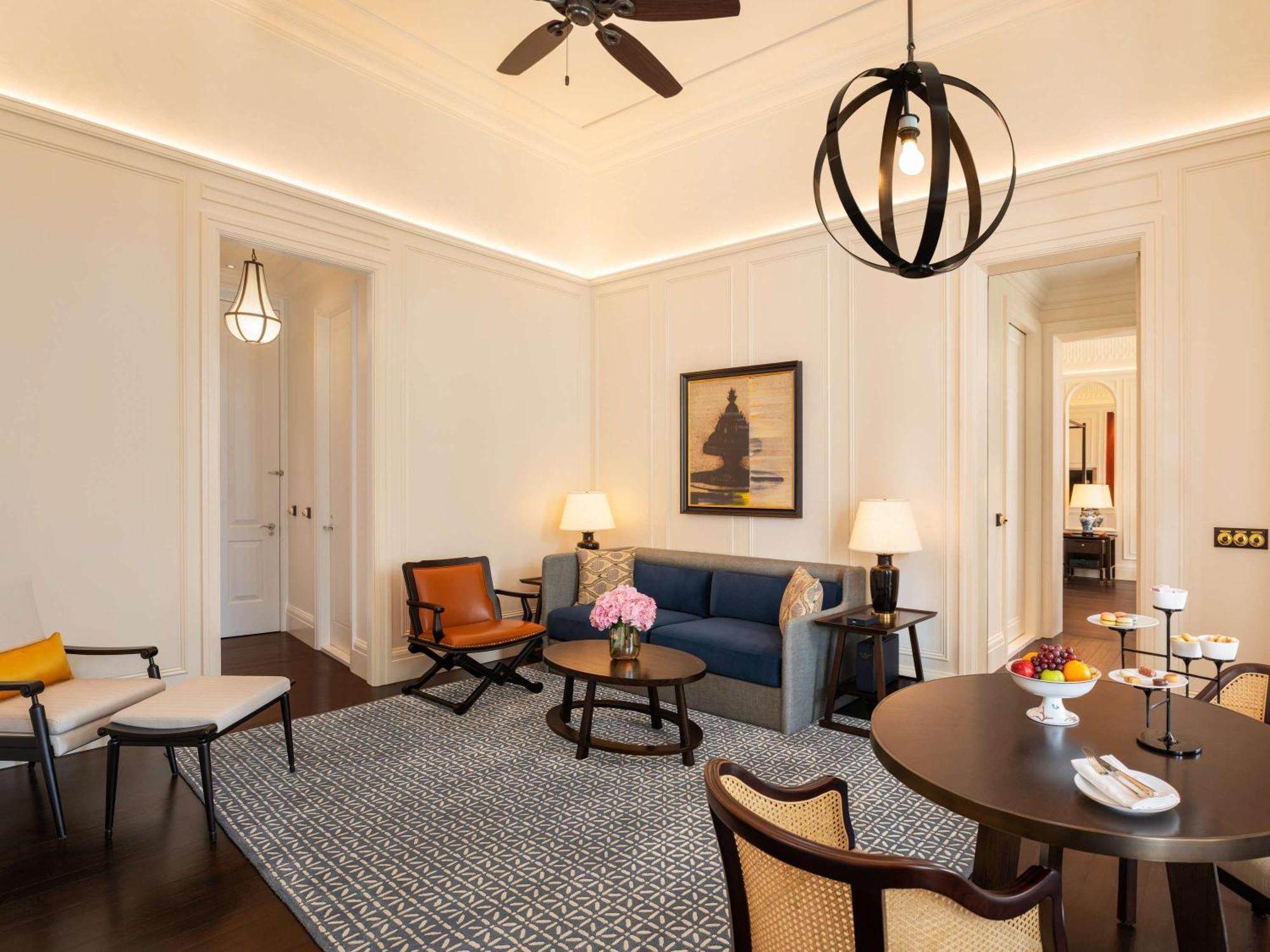 Raffles 5* Singapore