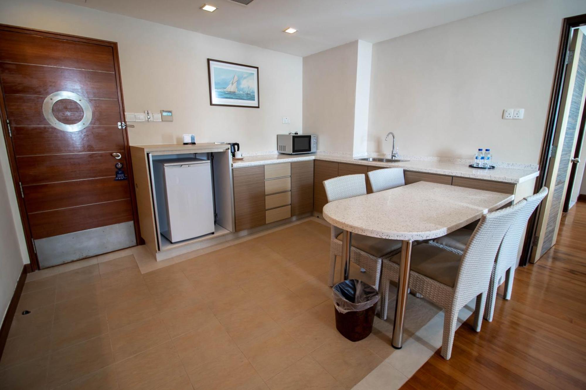Republic Of Yacht Club 4* Singapore