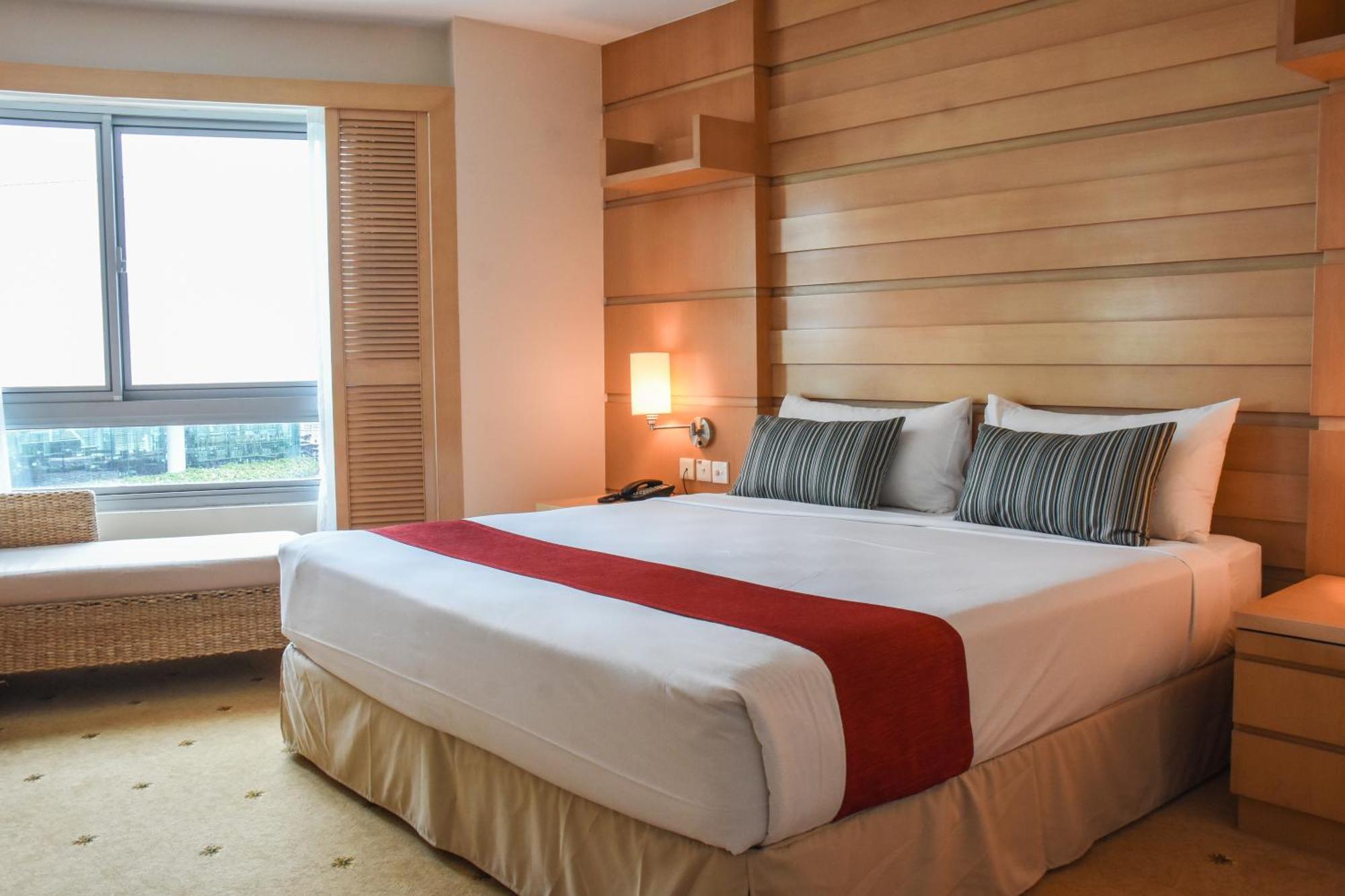 Republic Of Yacht Club Hotel 4*