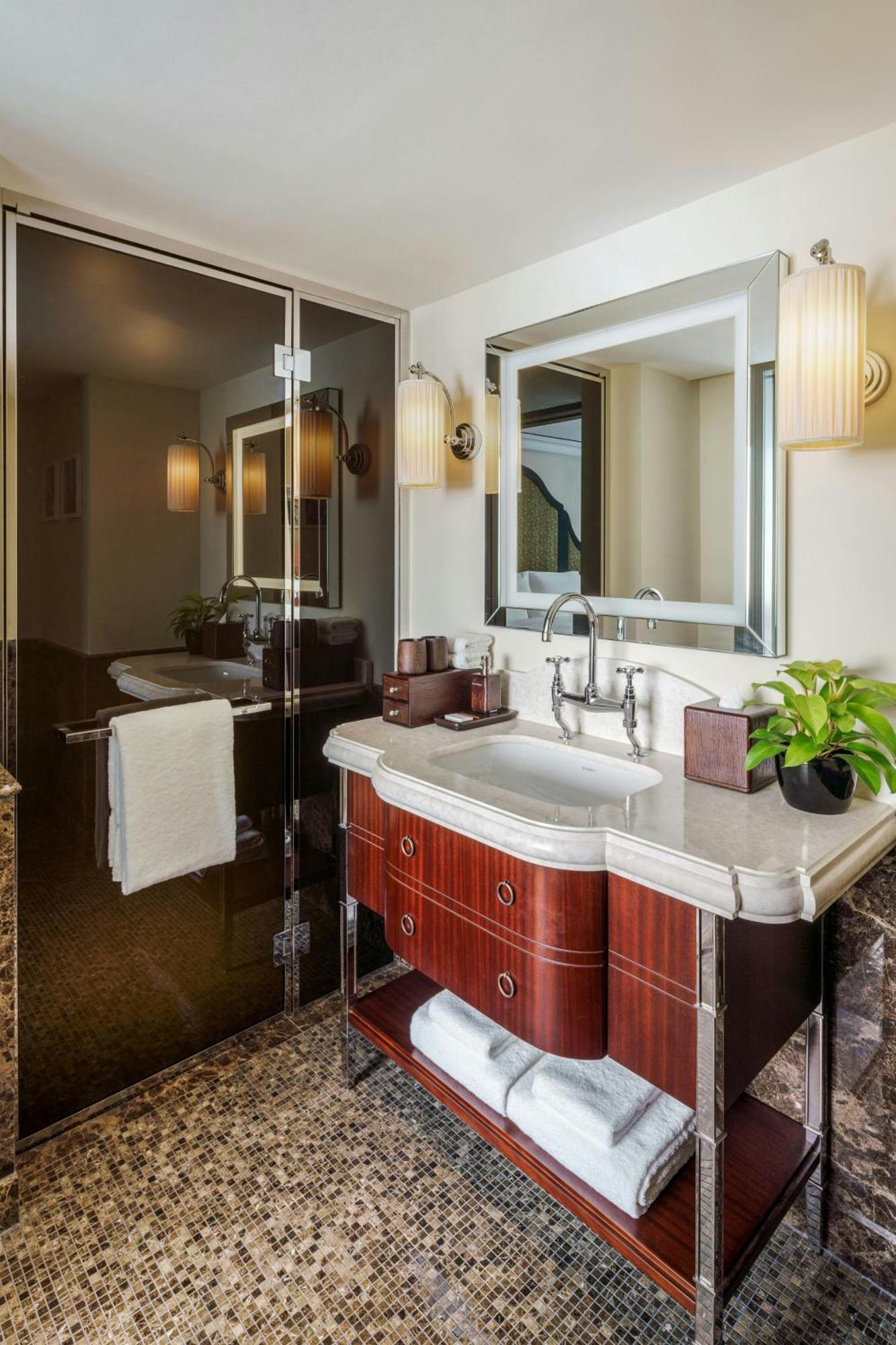 Maxwell Reserve Singapore, Autograph Collection 5*