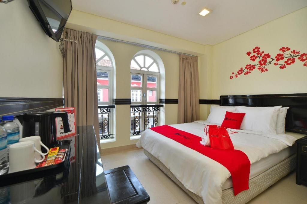 Hotel Reddoorz Near Marine Parade 3*