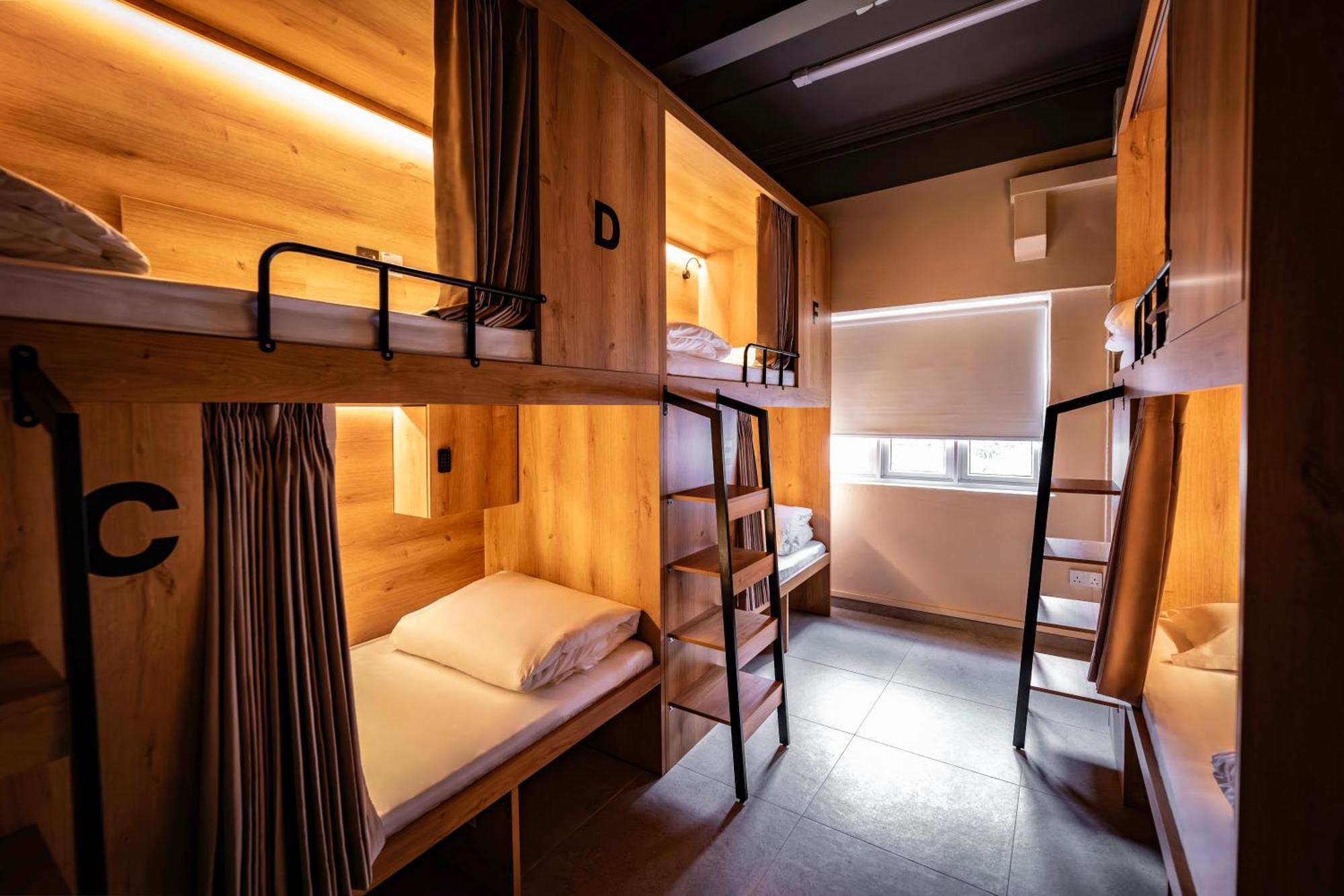 Gusti Hostel Singapore