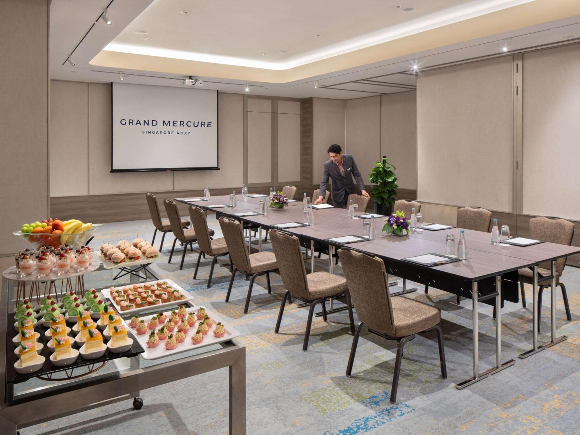 Hotel Grand Mercure Roxy 4*