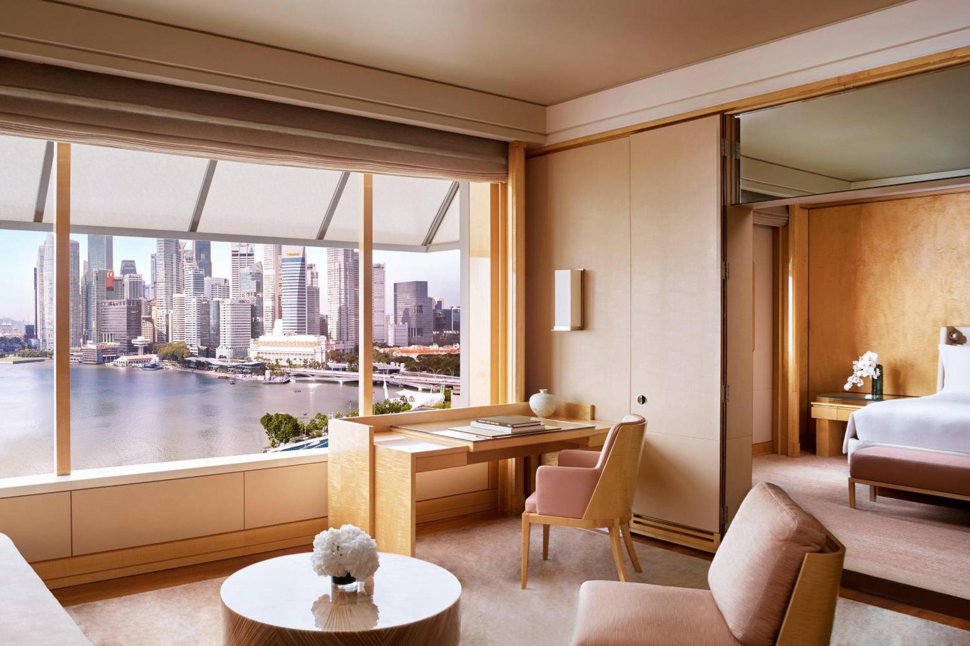 The Ritz-carlton, Millenia 5*