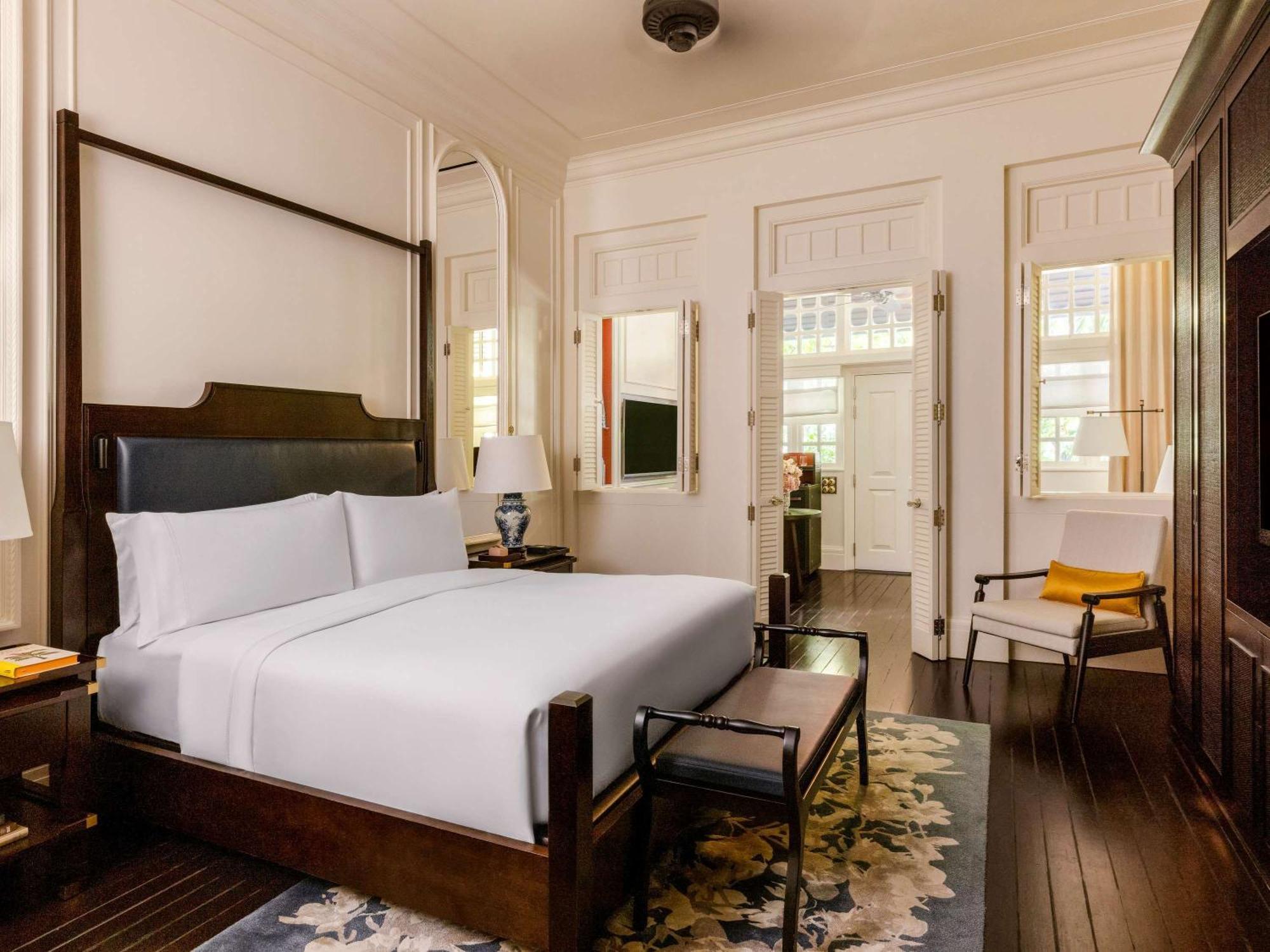 Raffles Hotel 5*
