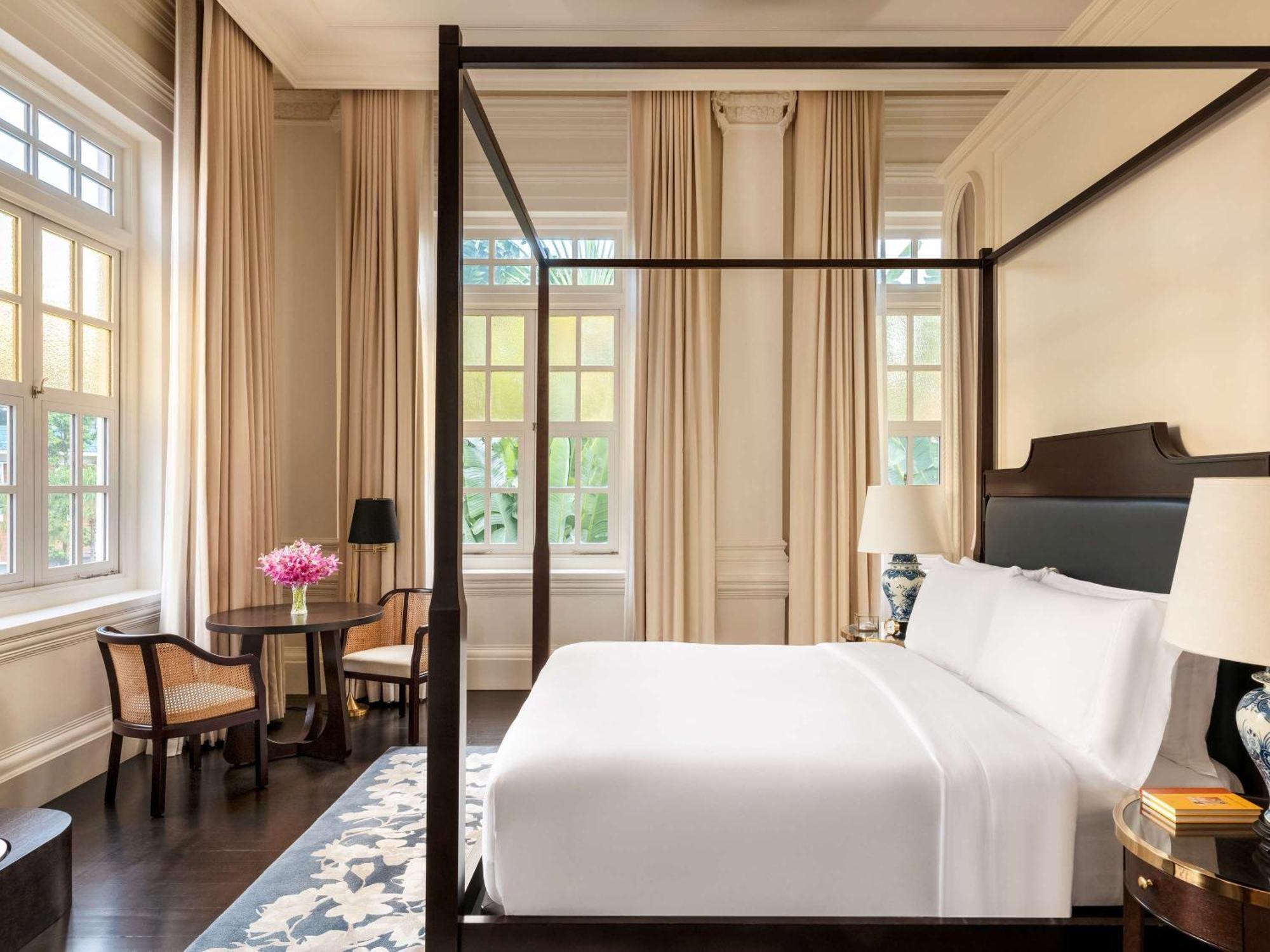 Raffles 5* Singapore