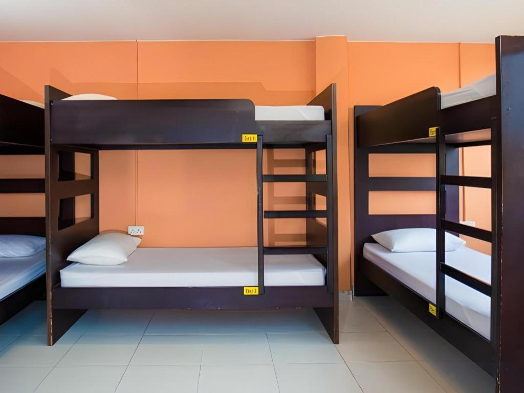 G4 Station Backpackers *