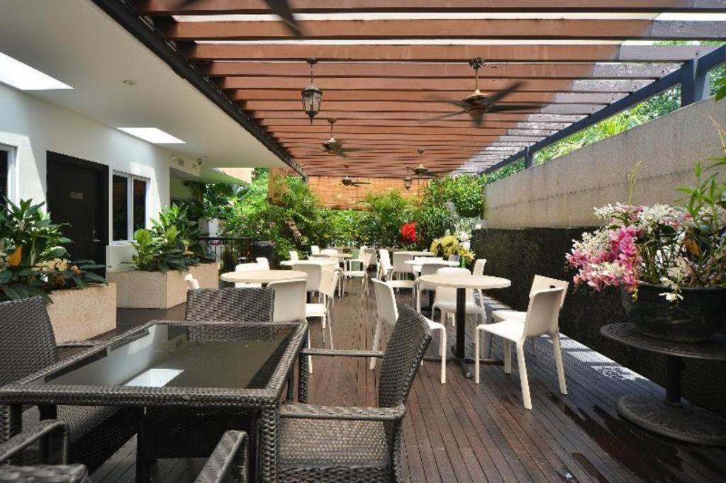 Reddoorz Near Marine Parade Hotel