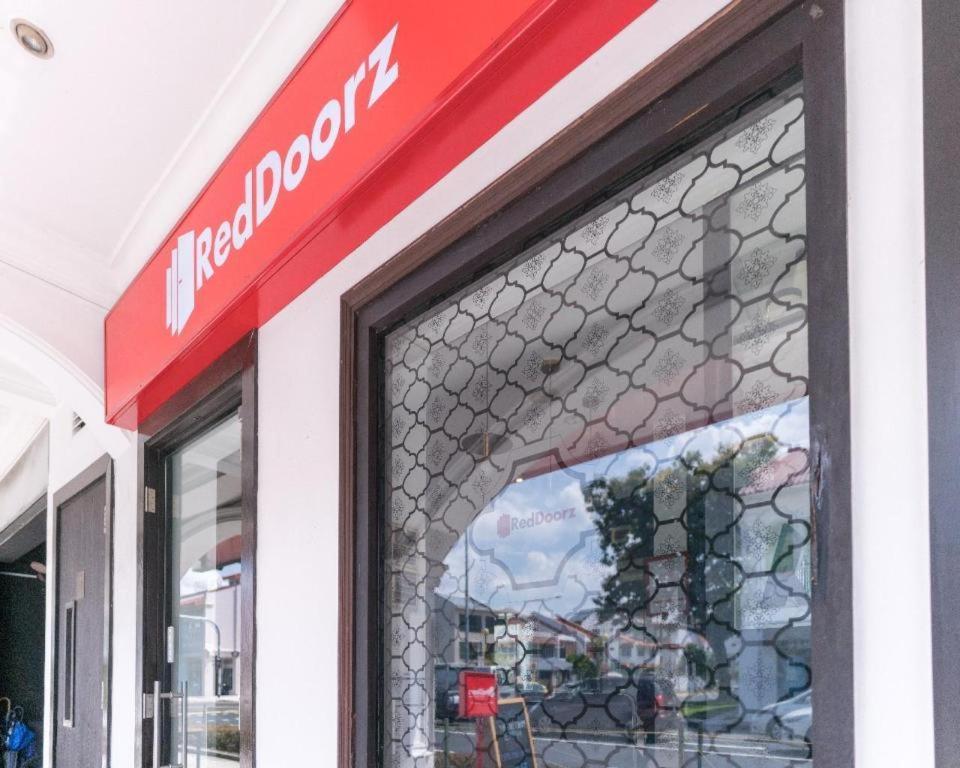 Reddoorz Near Marine Parade 3* Singapore