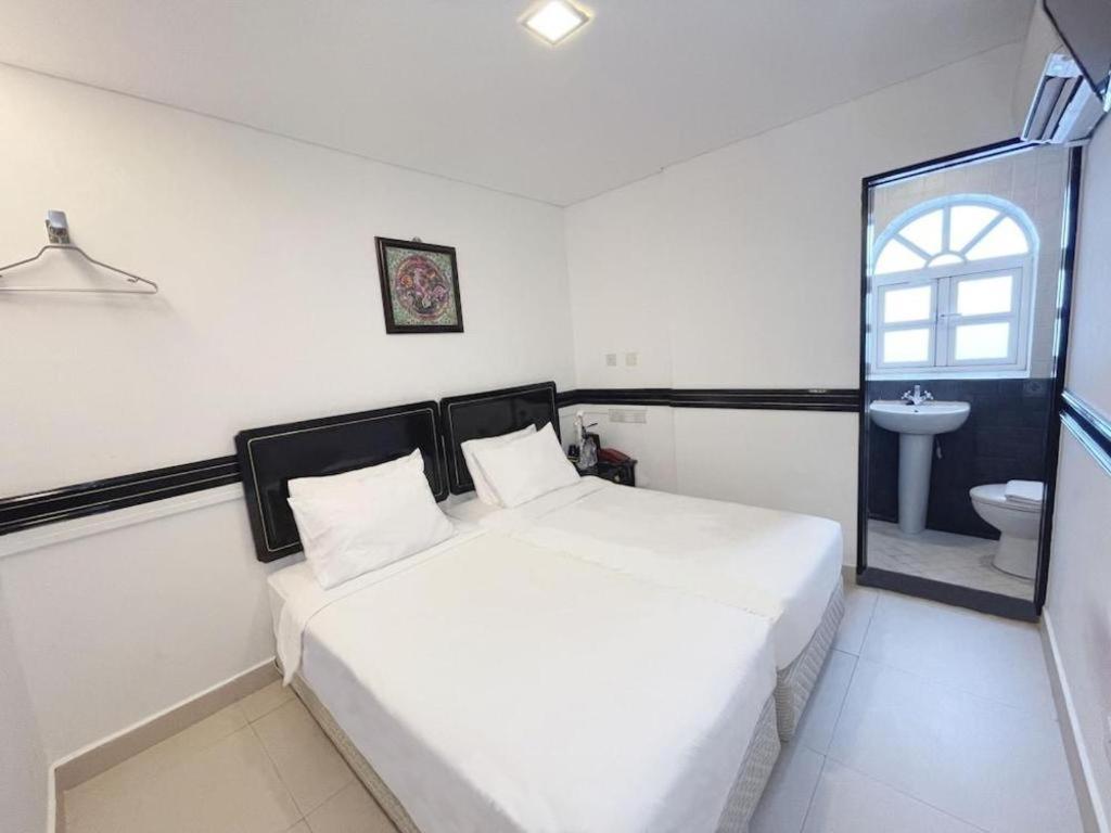 Reddoorz Near Marine Parade