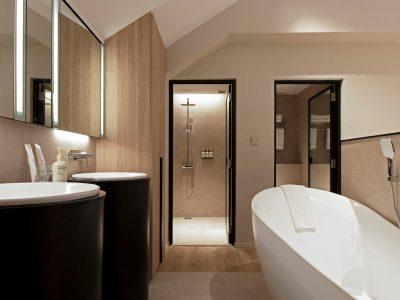 Porcelain By Jl Hotel